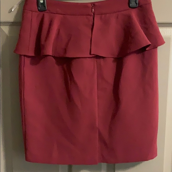 Maroon skirt - Picture 3 of 6